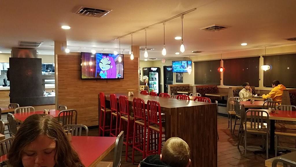 Pizza Hut | meal takeaway | 65 Main St, Savannah, TN 38372, USA | 7319255881 OR +1 731-925-5881