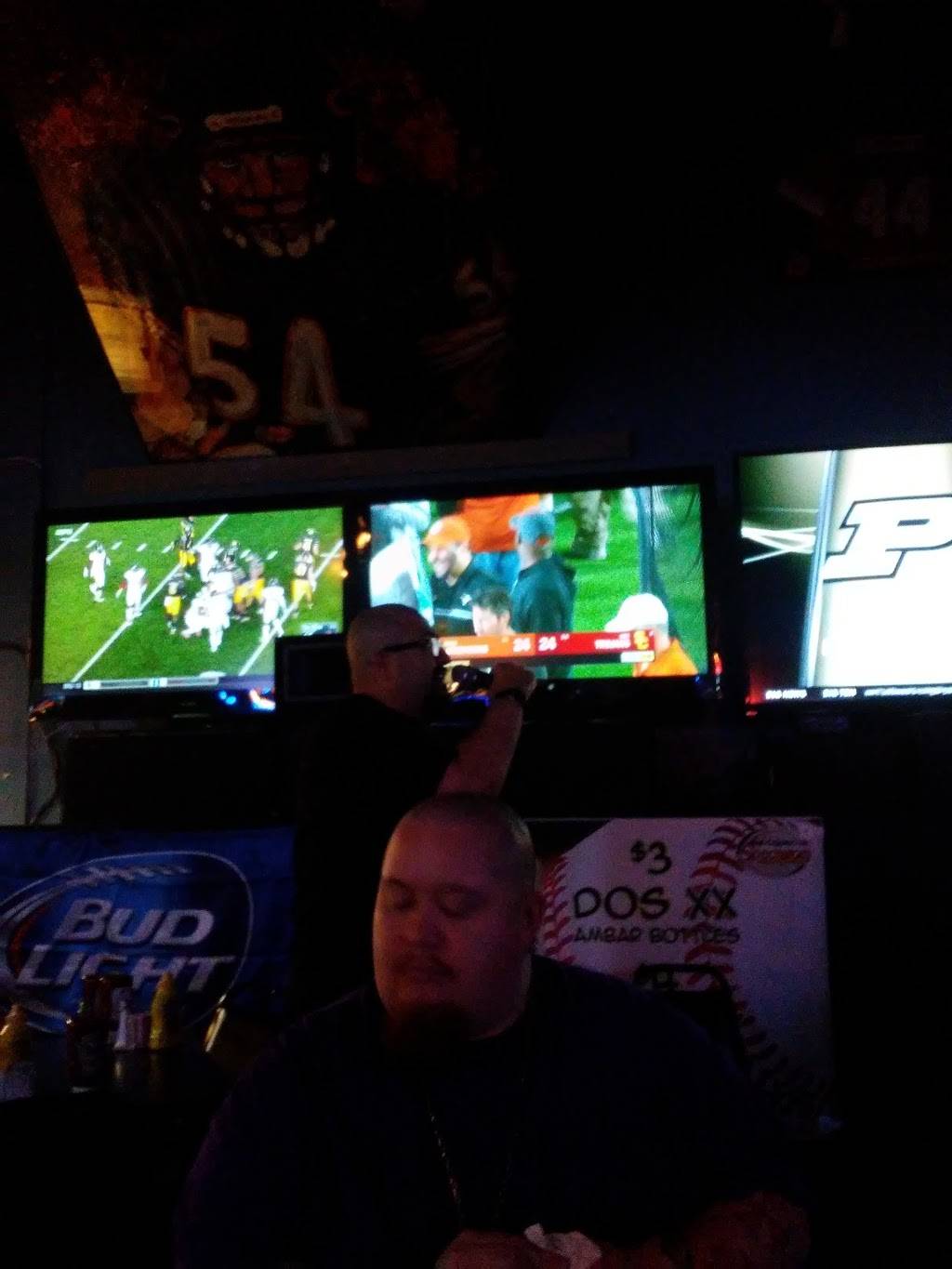 Spectators Sports Bar & Grill | restaurant | 5850 Eubank Blvd NE #59, Albuquerque, NM 87111, USA | 5052751166 OR +1 505-275-1166