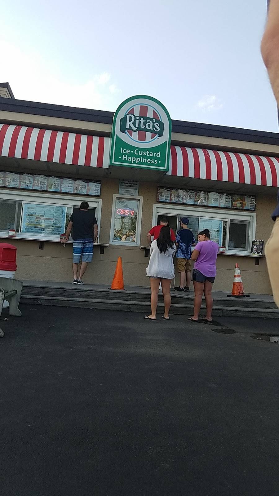 Ritas Italian Ice & Frozen Custard | restaurant | 450 County Road 519 Unit 450-B, Stewartsville, NJ 08886, USA | 9083879300 OR +1 908-387-9300