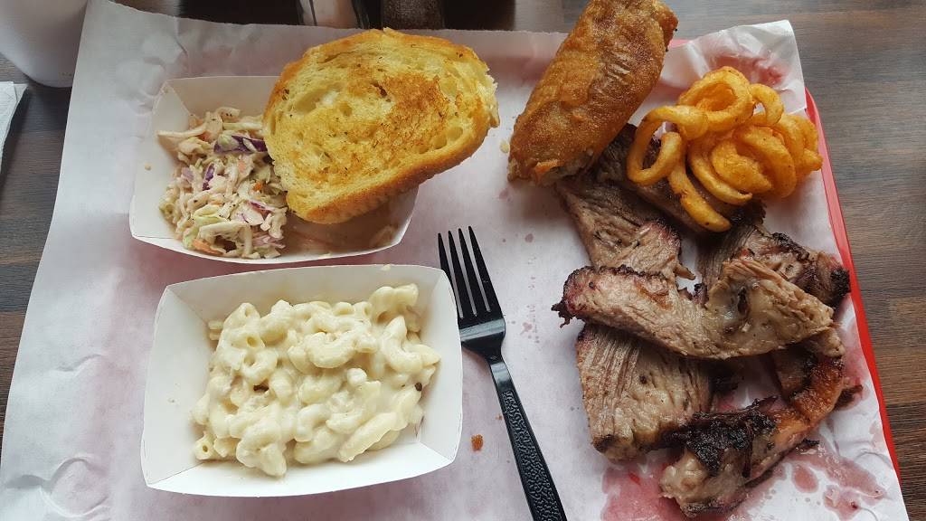 Hannah Q Smokehouse | restaurant | 17097 Airline Hwy #201, Prairieville, LA 70769, USA | 2253136528 OR +1 225-313-6528