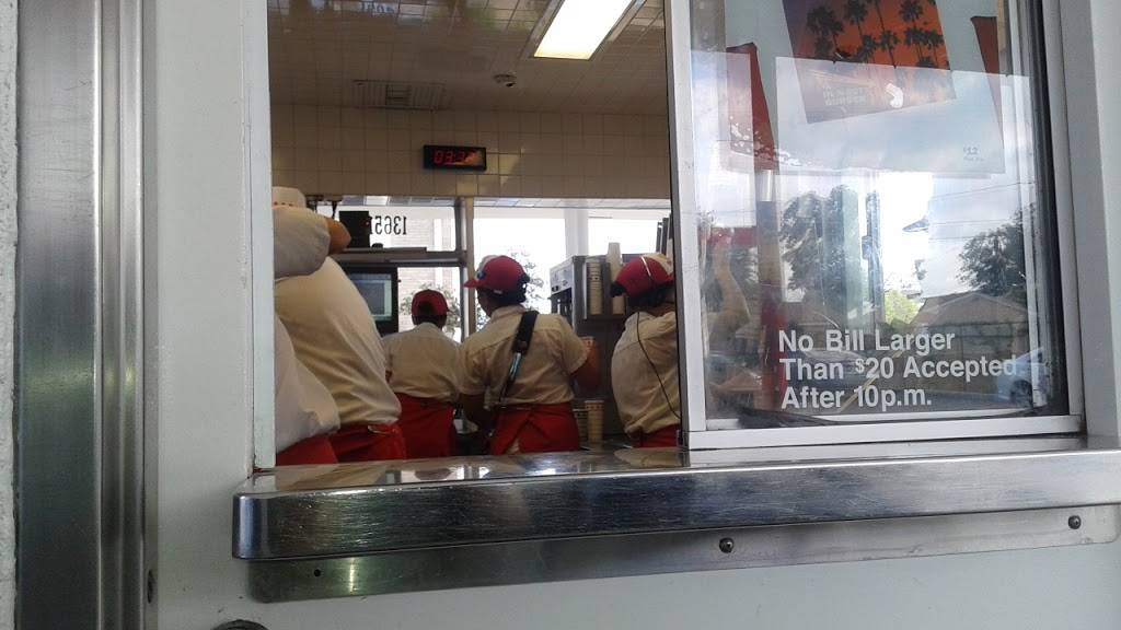In-N-Out Burger | restaurant | 13651 Roscoe Blvd, Panorama City, CA 91402, USA | 8007861000 OR +1 800-786-1000