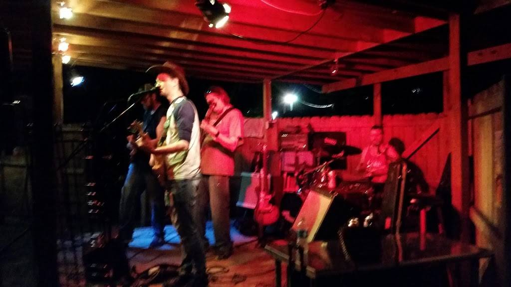 Fox Field Neighborhood Bar and Grille | restaurant | 406 Howard St, Columbia, SC 29205, USA | 8037280420 OR +1 803-728-0420