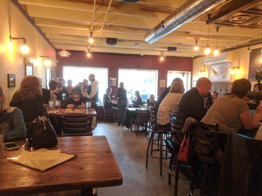 Cary Ale House & Brewing Company | restaurant | 208 W Main St, Cary, IL 60013, USA | 8476397244 OR +1 847-639-7244