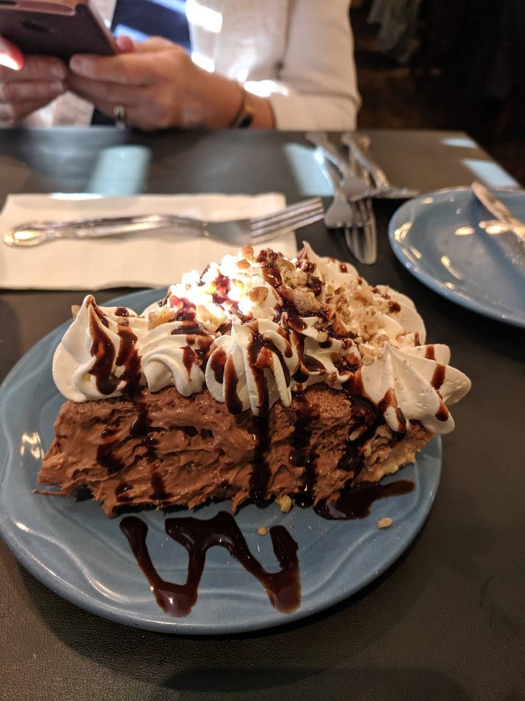 Myrtie Maes | restaurant | 207 W Van Buren, Eureka Springs, AR 72632, USA | 4792539768 OR +1 479-253-9768