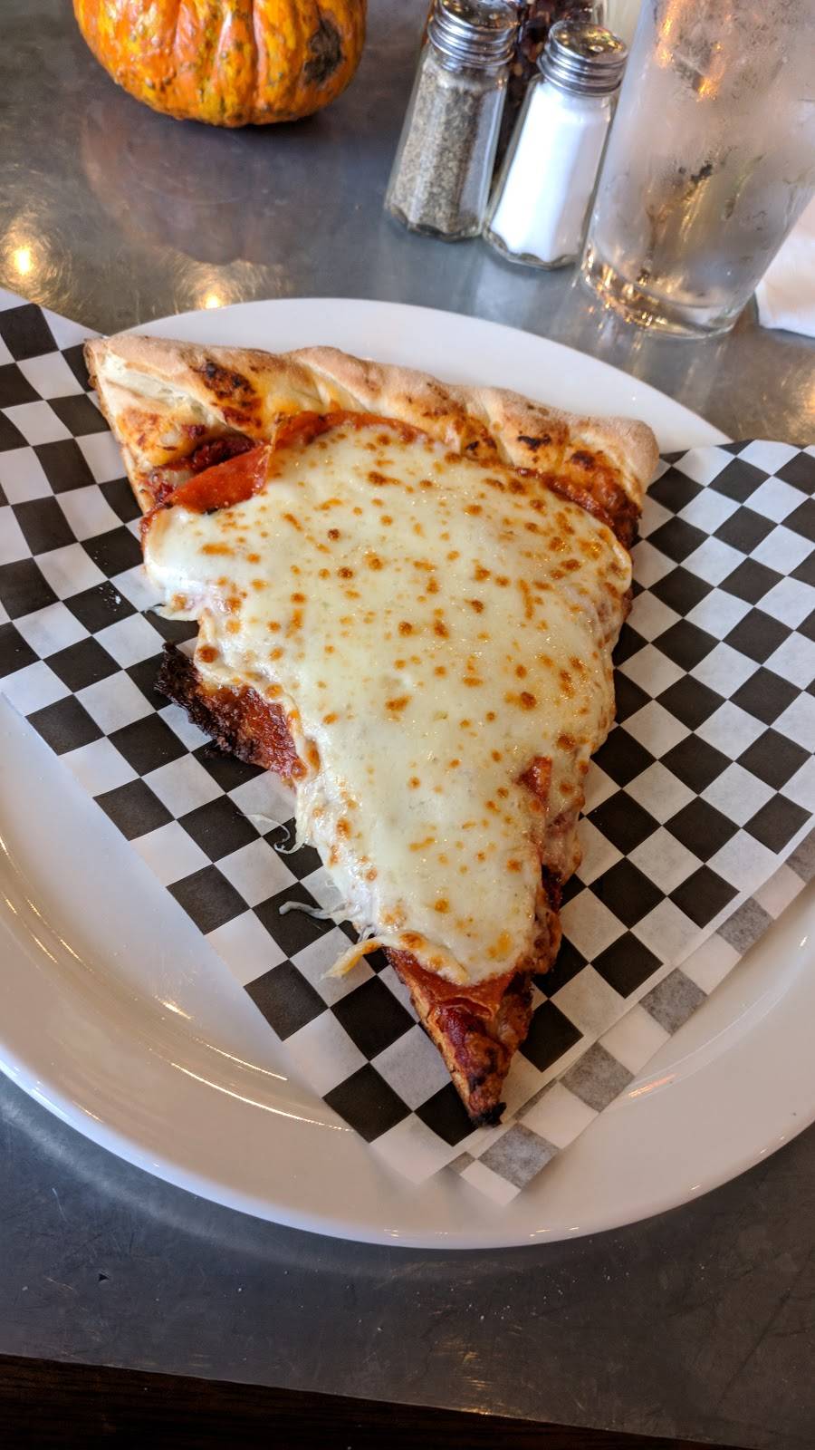 Hall Street Pizza Company | restaurant | 15917 SW Hall Blvd, Portland, OR 97224, USA | 5039682000 OR +1 503-968-2000