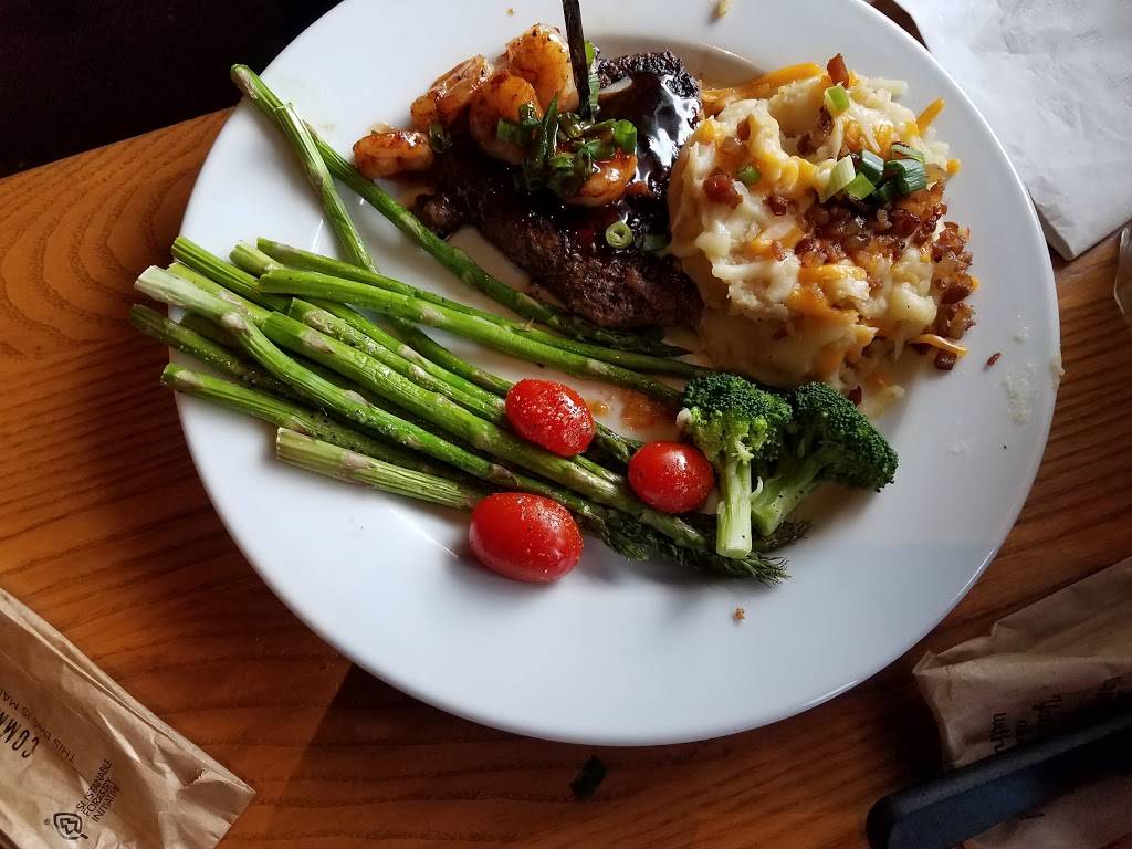 Chilis Grill & Bar | meal takeaway | 3001 James L Redman Pkwy, Plant City, FL 33566, USA | 8137648548 OR +1 813-764-8548