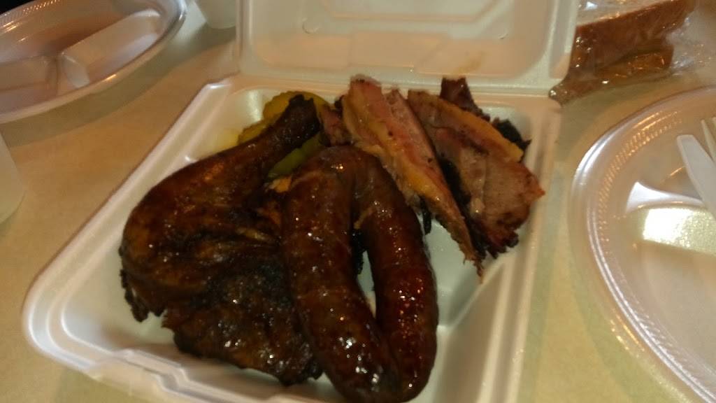 Bobs Smokehouse | restaurant | 5416 Seguin Rd, Kirby, TX 78219, USA | 2102898115 OR +1 210-289-8115