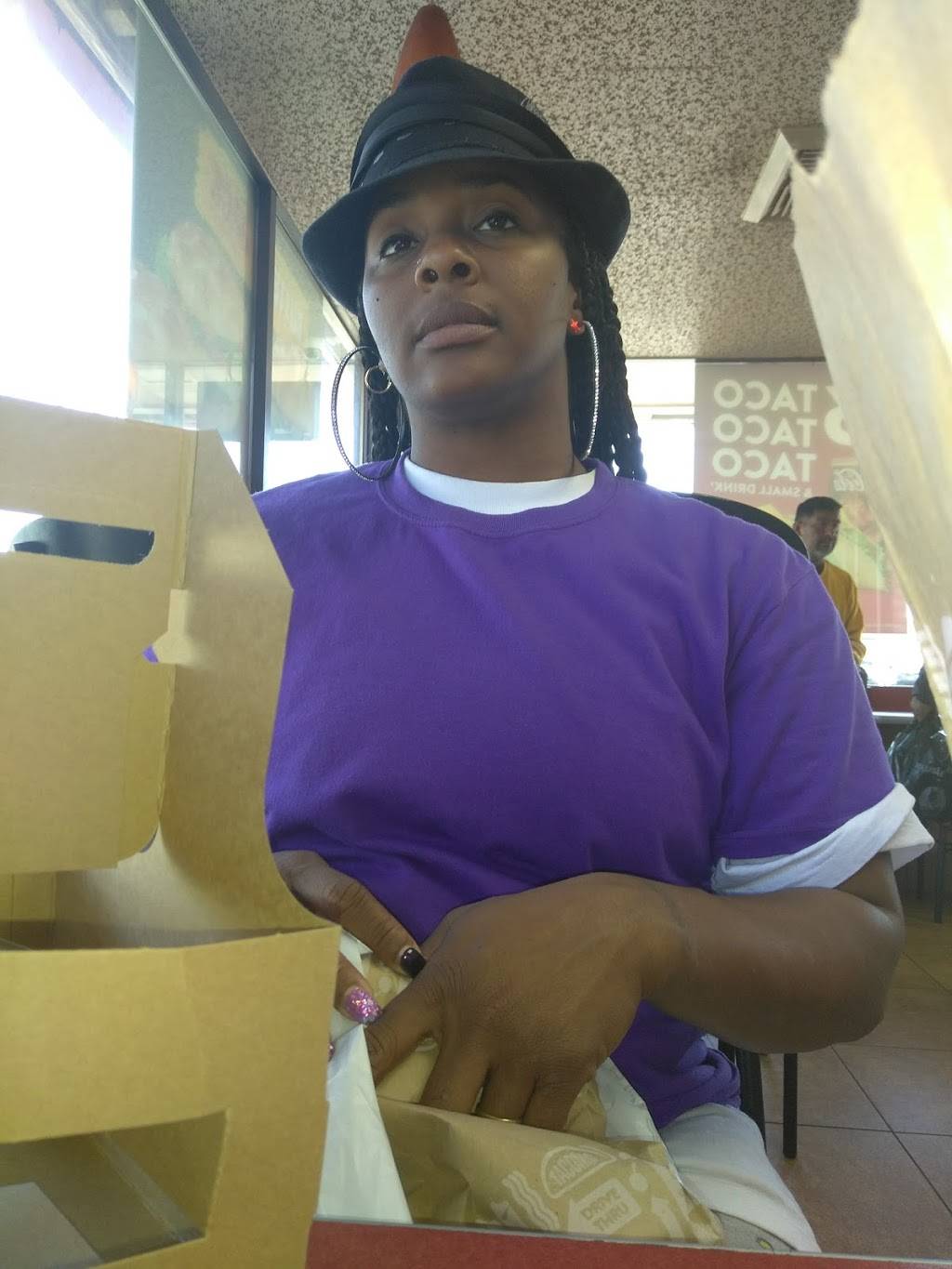 Jack in the Box | restaurant | 4353 S Figueroa St, Los Angeles, CA 90037, USA | 3232354345 OR +1 323-235-4345