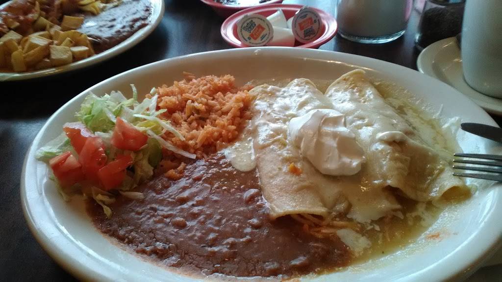 La Cazadora Mexican Restaurant | restaurant | 3213 West Ave, San Antonio, TX 78213, USA | 2103663899 OR +1 210-366-3899