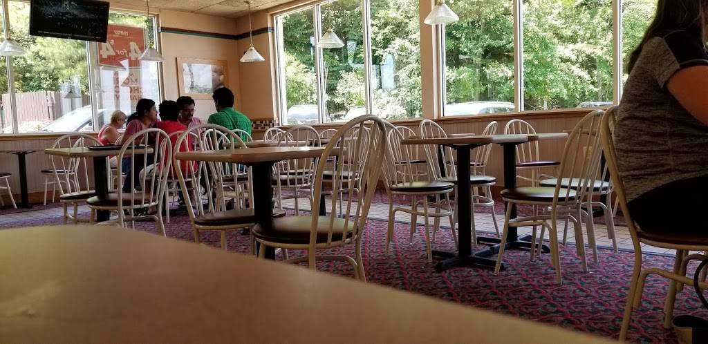 Wendys | restaurant | 10700 Bulloch Dr, Manassas, VA 20109, USA | 7035307101 OR +1 703-530-7101