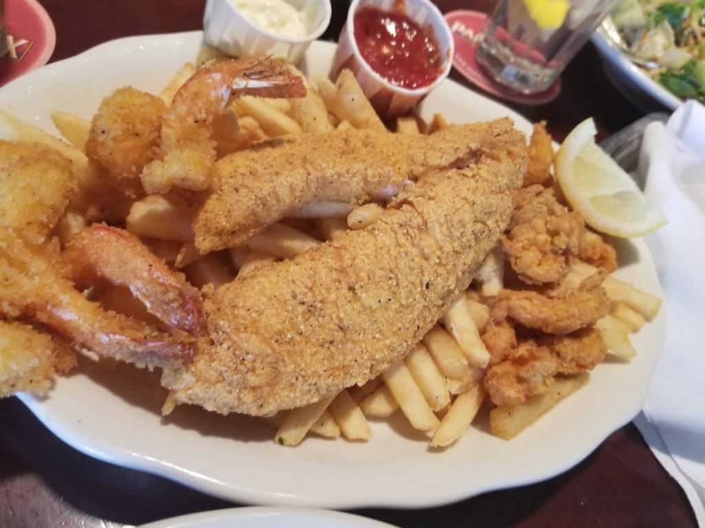 Pappadeaux Seafood Kitchen | restaurant | 11051 N Black Canyon Hwy, Phoenix, AZ 85029, USA | 6023313434 OR +1 602-331-3434