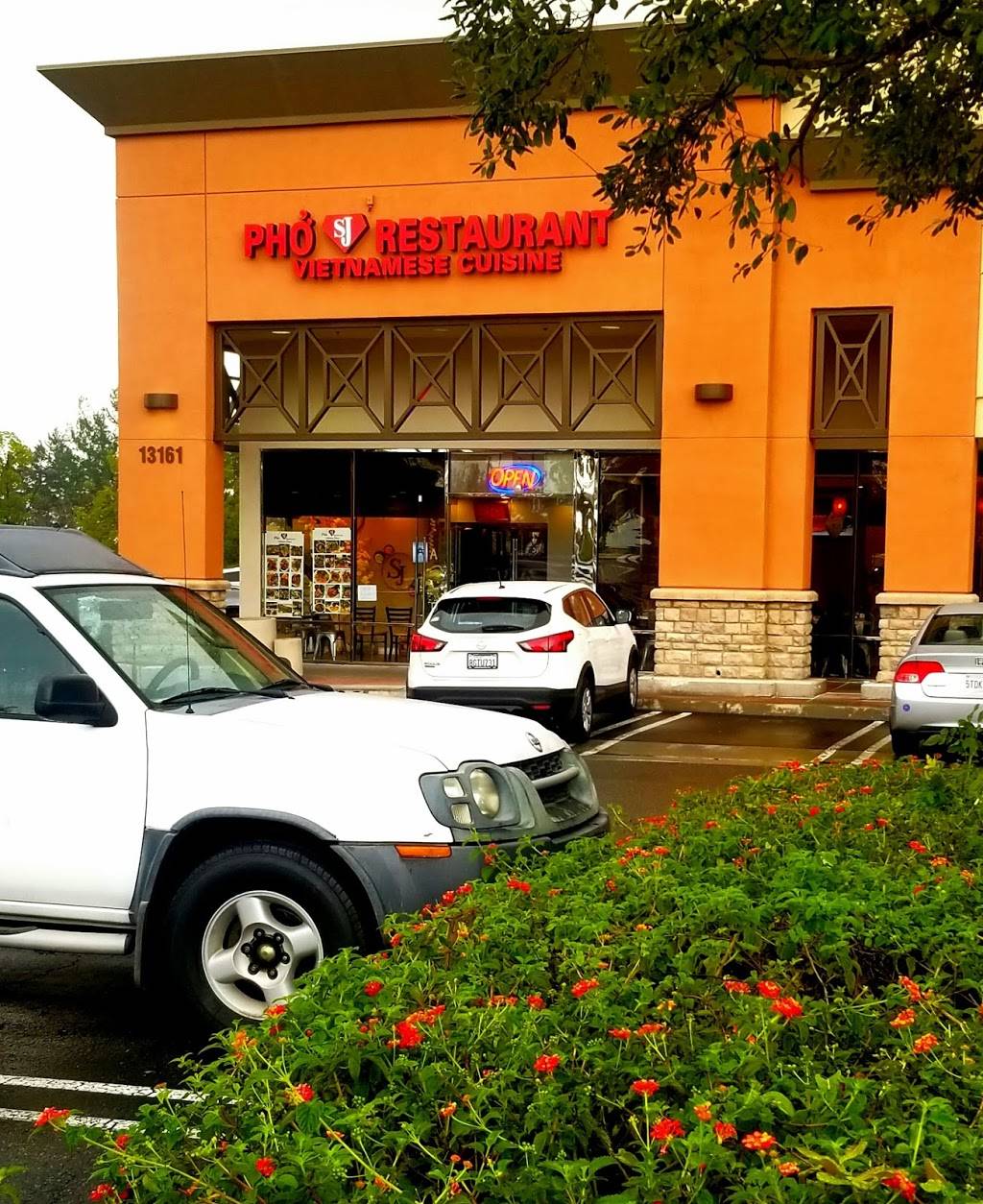 Pho SJ Restaurant | restaurant | 13161 Peyton Dr, Chino Hills, CA 91709, USA | 9095171695 OR +1 909-517-1695