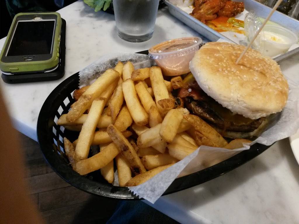 Novelty Burger & Bar | restaurant | 214 Market St, Newark, NJ 07102, USA | 9734335000 OR +1 973-433-5000