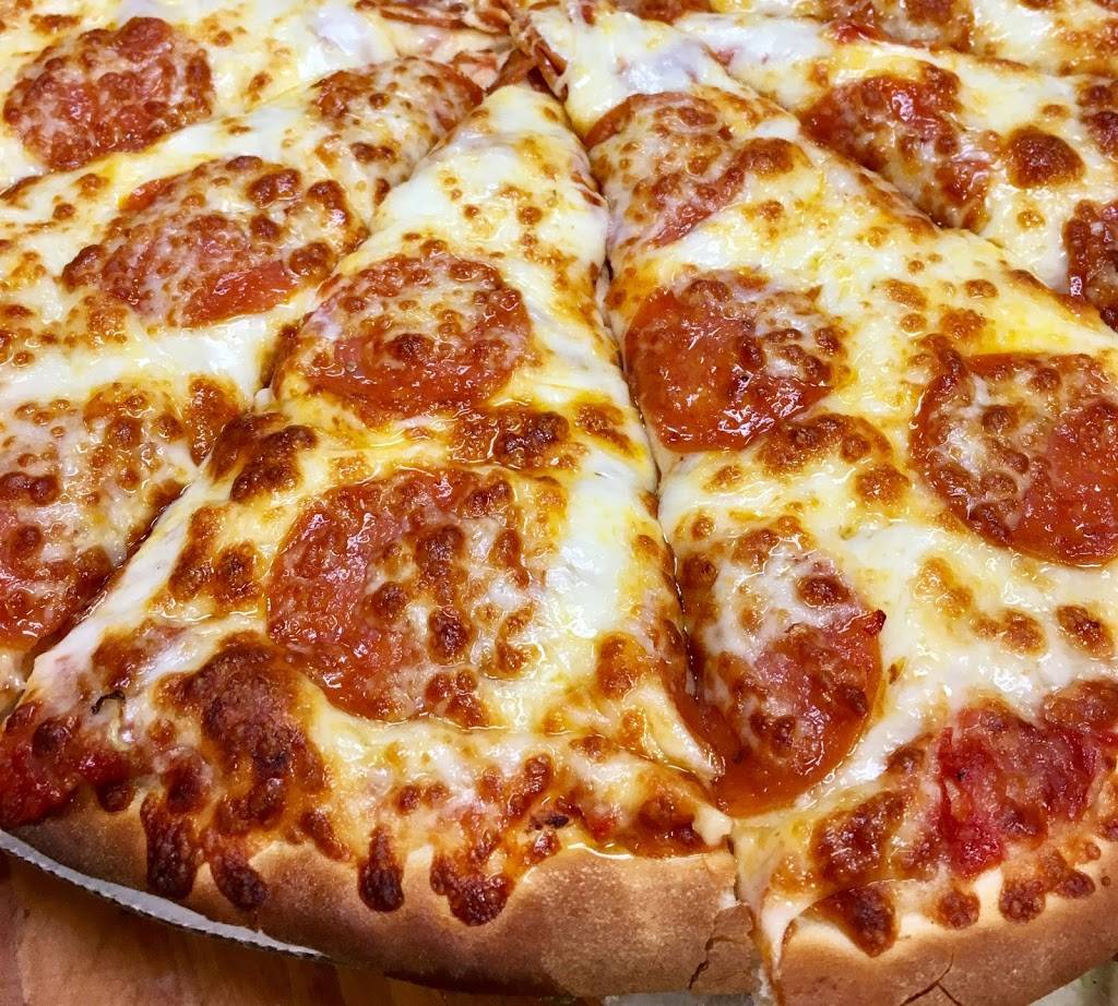 Mancinos Grinders & Pizza | restaurant | 809 W Clairemont Ave, Eau Claire, WI 54701, USA | 7158354100 OR +1 715-835-4100