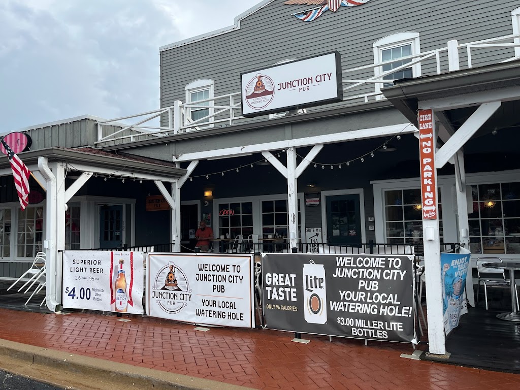 Junction City Pub | restaurant | 5901 N Prospect Rd Suite 13, Peoria, IL 61614, USA | 3095701969 OR +1 309-570-1969