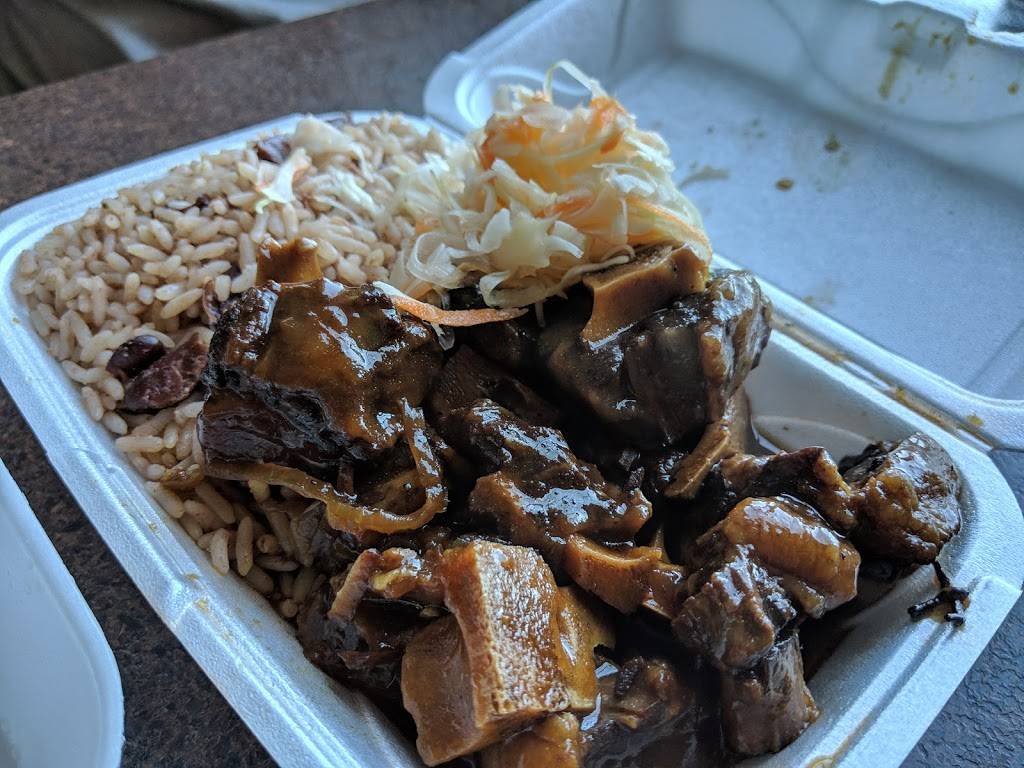 Jamaica House jerk | restaurant | 145 Clarence St #23-24, Brampton, ON L6W 1T2, Canada | 9052305622 OR +1 905-230-5622