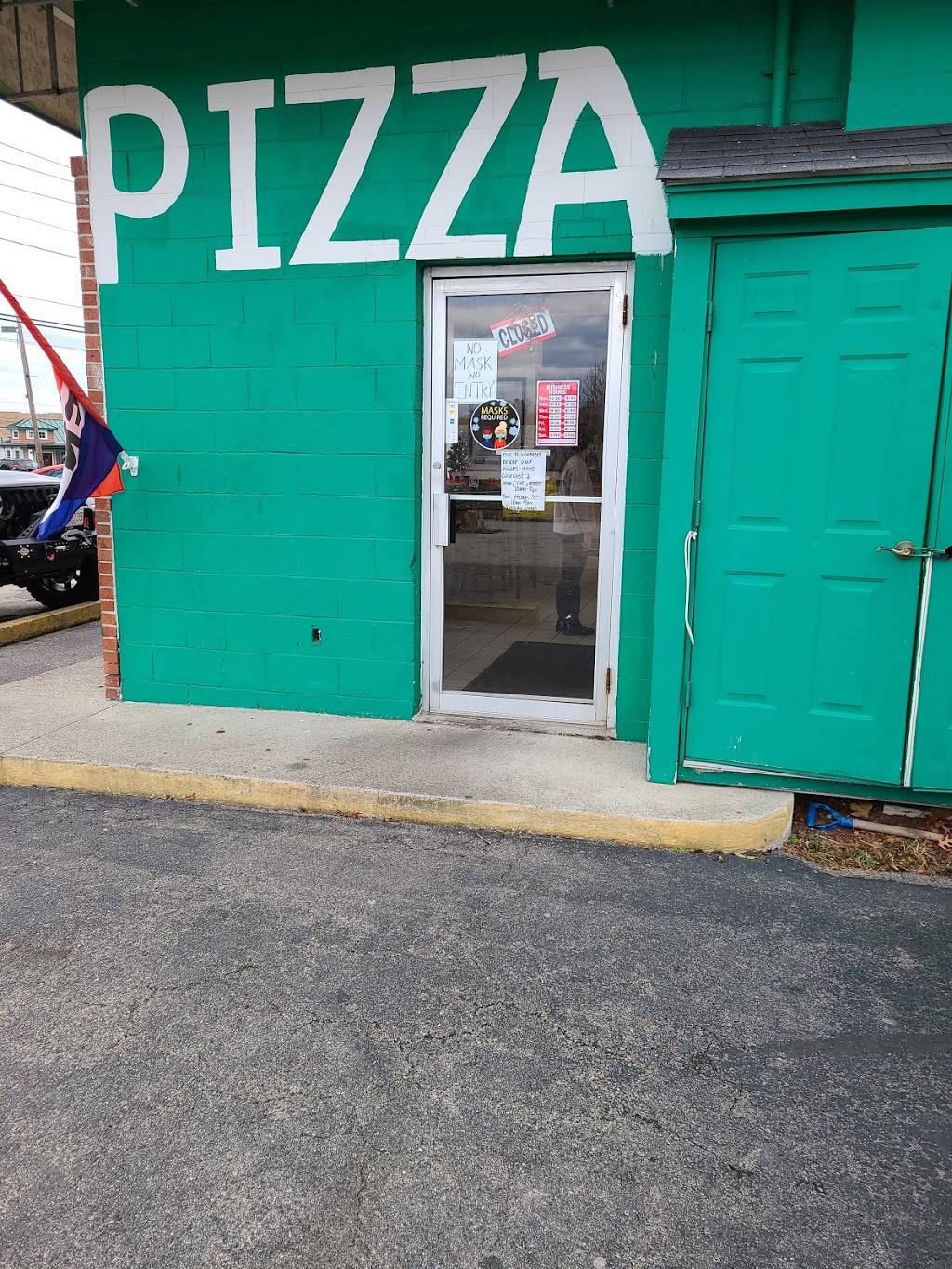 Suarez Pizza | restaurant | 176 Pelham St, Methuen, MA 01844, USA | 9786850352 OR +1 978-685-0352
