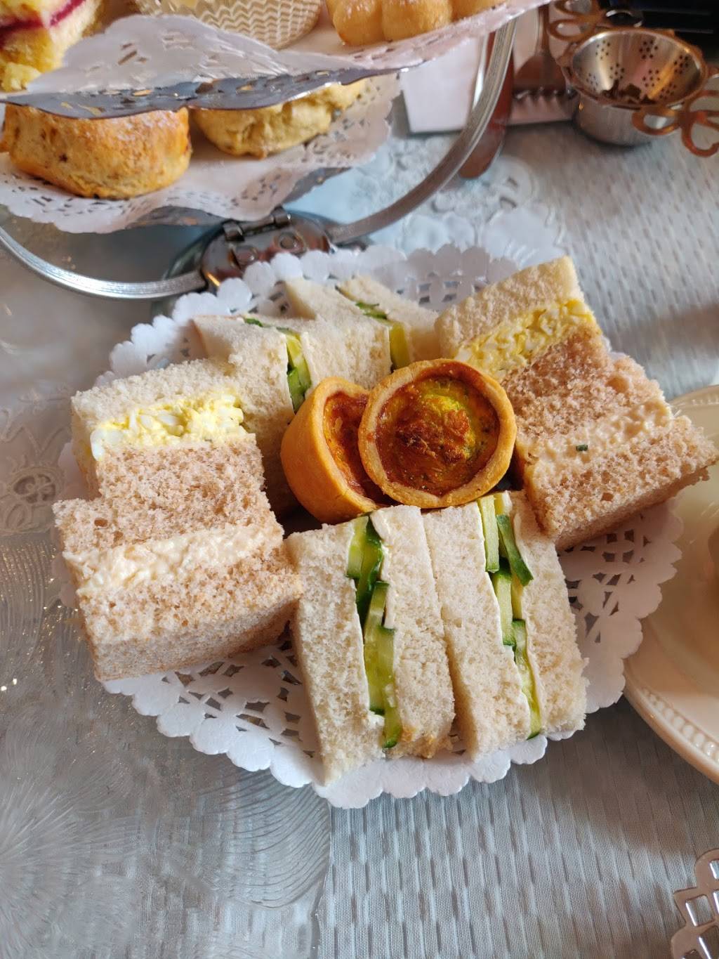 The Tea Room | restaurant | 223 Queen St S, Mississauga, ON L5M 1L6, Canada | 9055427674 OR +1 905-542-7674