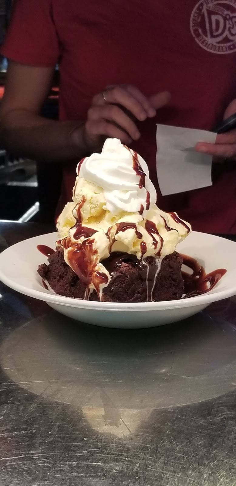 Ds Wings | restaurant | 920 Axtell Dr, Cayce, SC 29033, USA | 8037914486 OR +1 803-791-4486