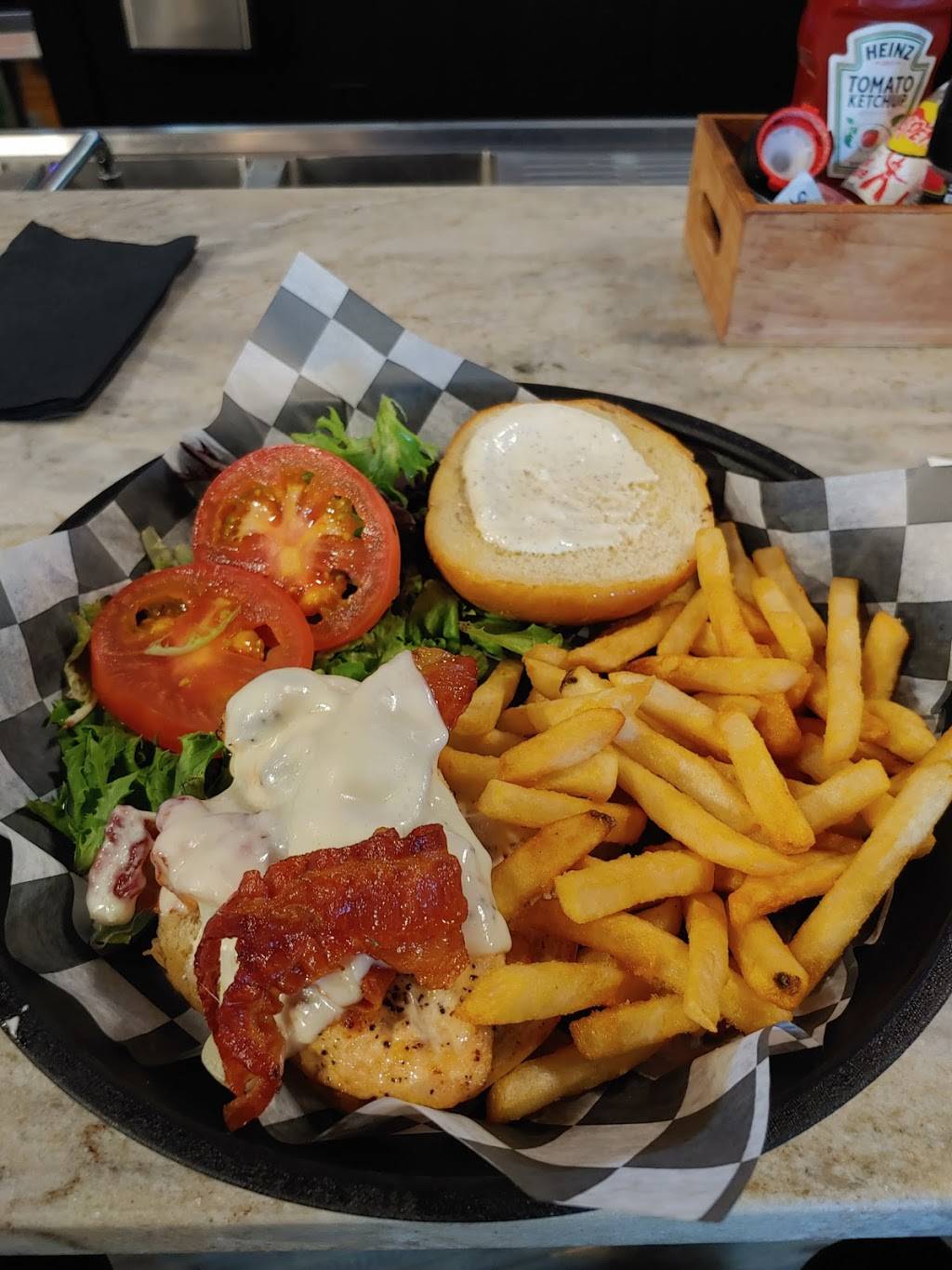 District 41 Sports Bar | restaurant | 605 Pilot House Dr, Newport News, VA 23606, USA | 7572230552 OR +1 757-223-0552