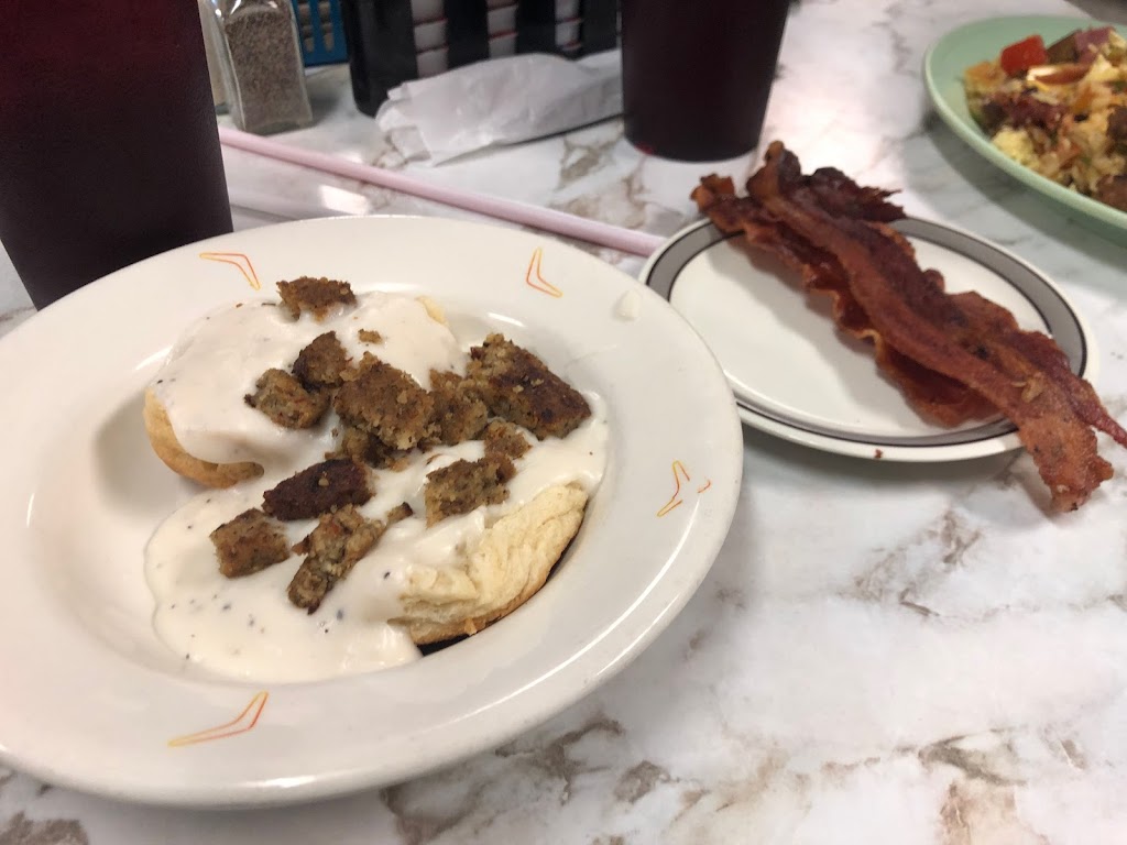 Rays Restaurant | restaurant | 1740 S Oates St, Dothan, AL 36301, USA | 3347944625 OR +1 334-794-4625