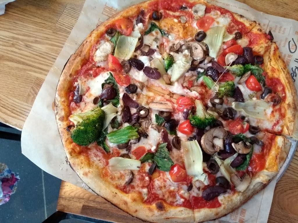 Blaze Pizza | meal takeaway | 215 N Cattlemen Rd, Sarasota, FL 34243, USA | 9412132178 OR +1 941-213-2178