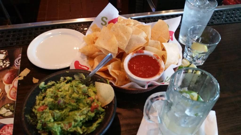 Chilis Grill & Bar | restaurant | 1240 E Main St, Carbondale, IL 62902, USA | 6185298083 OR +1 618-529-8083