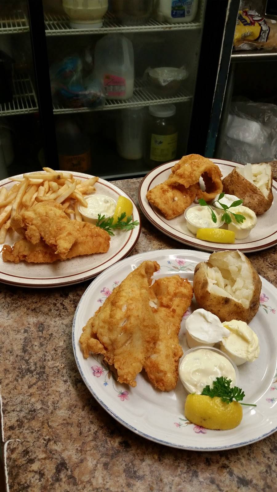 Sidetrack Inn | restaurant | 102 W Railroad St, Apple River, IL 61001, USA | 8155942278 OR +1 815-594-2278