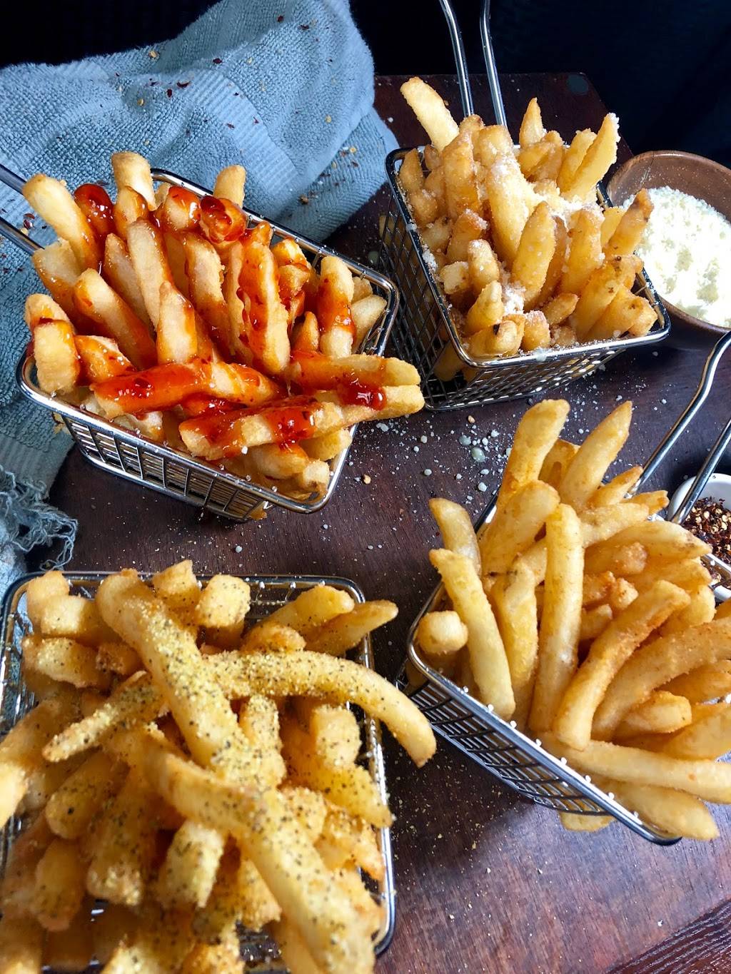 World Famous Miami Gardens | restaurant | 19401 NW 27th Ave, Miami Gardens, FL 33056, USA | 3057602627 OR +1 305-760-2627