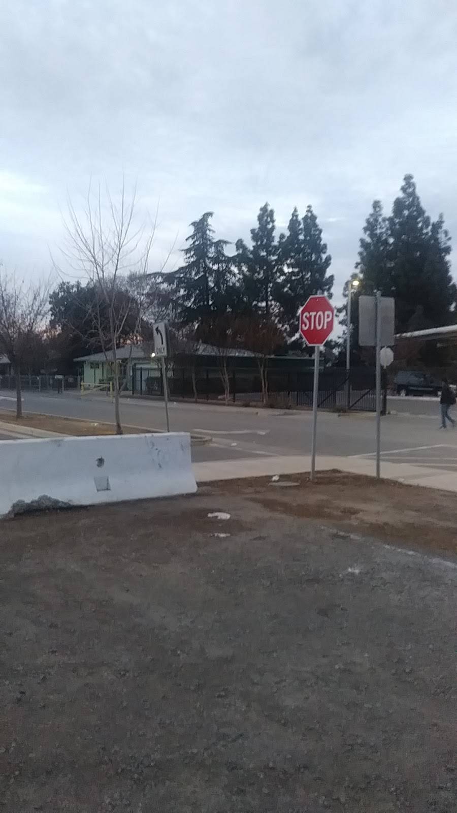 Jackets Corner | restaurant | 4121 E Miner Ave, Stockton, CA 95215, USA | 2094633624 OR +1 209-463-3624