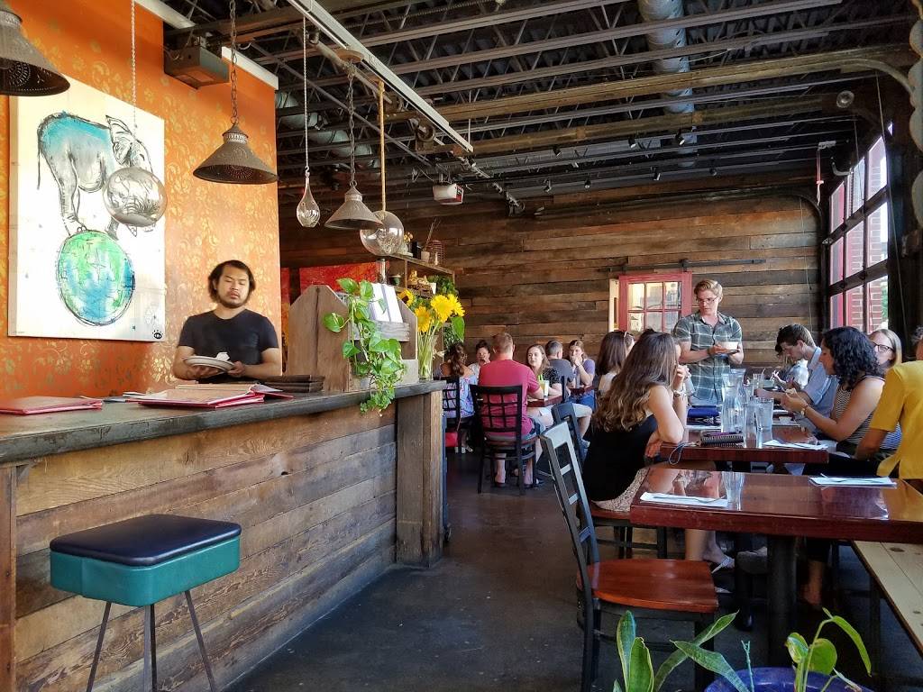 Thai Me Up | restaurant | 118 S 23rd St, Pittsburgh, PA 15203, USA | 4124888893 OR +1 412-488-8893