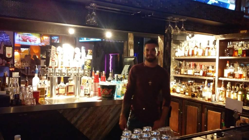 Boots and Bourbon Bar and Grill | restaurant | 14051 W Grand Ave, Surprise, AZ 85374, USA | 6235845957 OR +1 623-584-5957