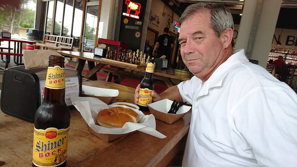 The Fill Station | restaurant | 127 Parking Way St, Lake Jackson, TX 77566, USA | 9792928280 OR +1 979-292-8280