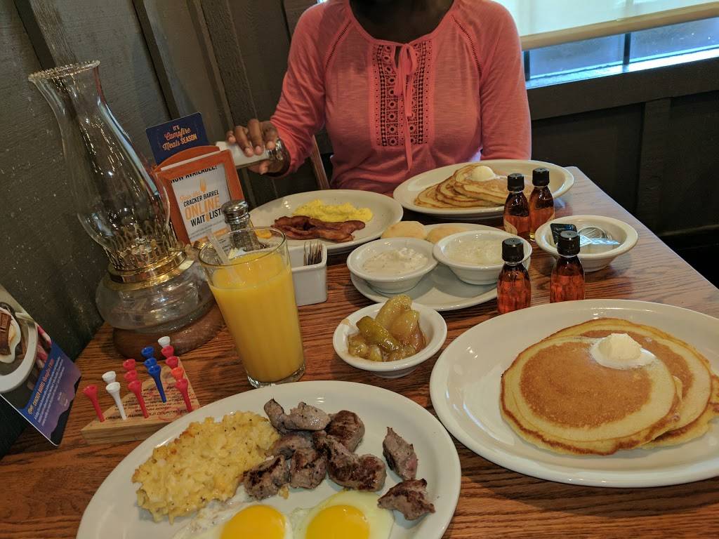 Cracker Barrel Old Country Store | restaurant | 21 Van Campen Blvd, Wilmington, NC 28403, USA | 9107941162 OR +1 910-794-1162