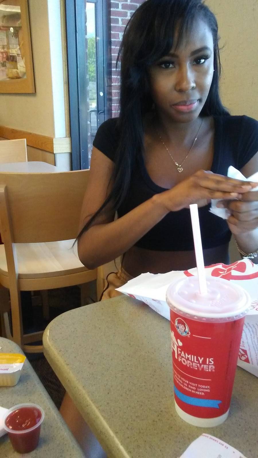 Wendys | restaurant | 6601 E Jefferson Ave, Detroit, MI 48207, USA | 3132590109 OR +1 313-259-0109