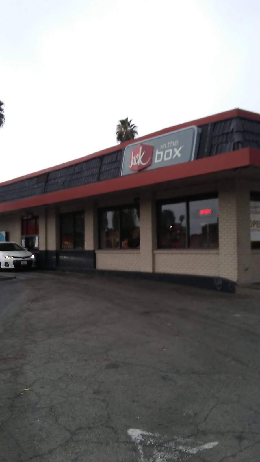 Jack in the Box | restaurant | 495 N D St, San Bernardino, CA 92401, USA | 9098894984 OR +1 909-889-4984