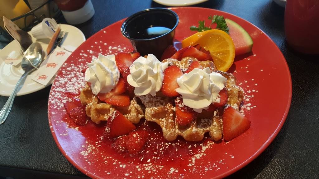 Zeldens Deli and Desserts | restaurant | 1446 Yonge St, Toronto, ON M4T 1Y5, Canada | 6473473474 OR +1 647-347-3474