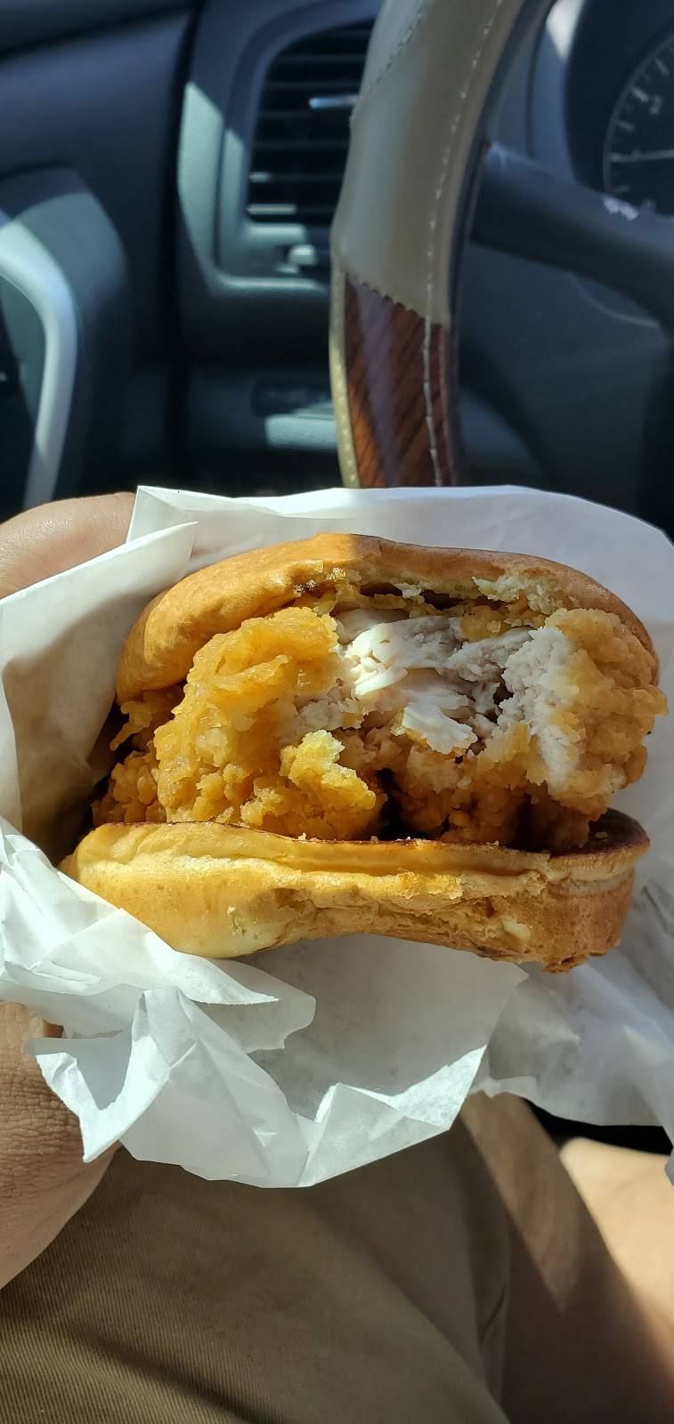 Popeyes Louisiana Kitchen | restaurant | 605 W Craig Rd, North Las Vegas, NV 89032, USA | 7026580020 OR +1 702-658-0020