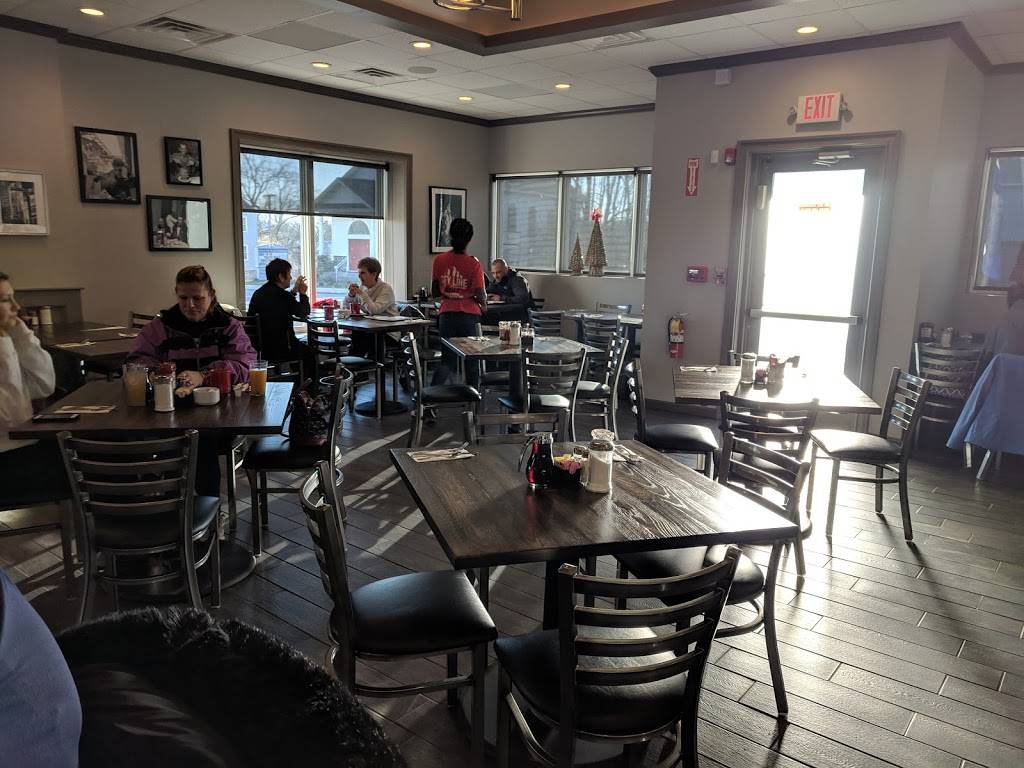 City Line Diner | restaurant | 1420 Main St, Worcester, MA 01603, USA | 7744202992 OR +1 774-420-2992