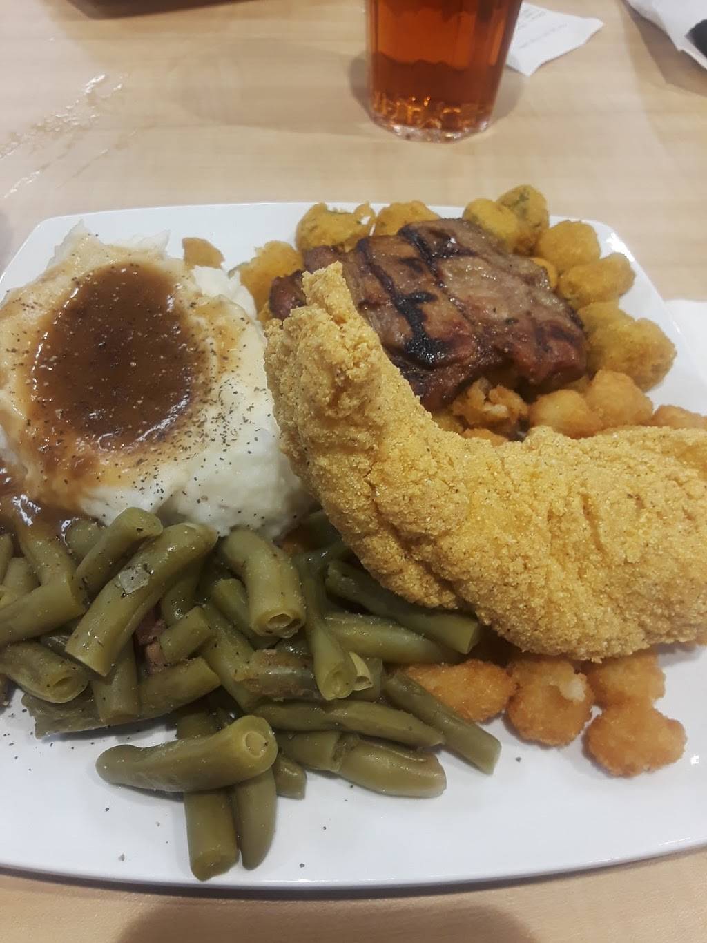 Golden Corral Buffet & Grill | restaurant | 5702 Northwest Expy, Warr Acres, OK 73132, USA | 4057281749 OR +1 405-728-1749