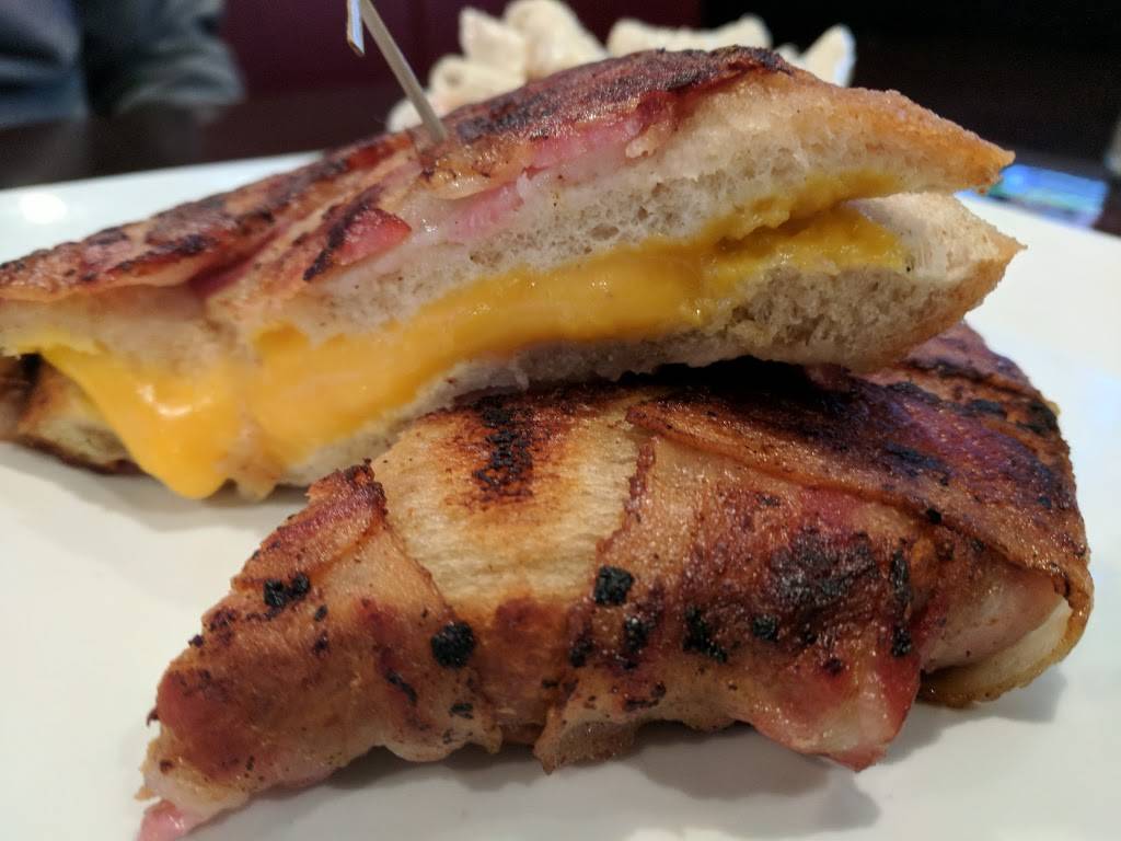 Sidelines Grille - Woodstock Hwy 92 | restaurant | 300 Village Center Dr, Woodstock, GA 30188, USA | 7708244858 OR +1 770-824-4858