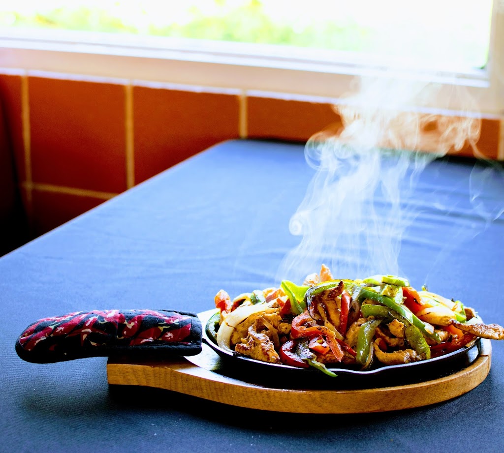 El Chipotle Mexican & American Food | restaurant | 850 Crescent Way, Arcata, CA 95521, USA | 7076305196 OR +1 707-630-5196