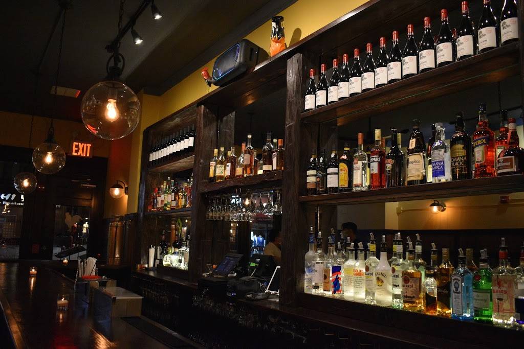 Red Rooster House | restaurant | 12 N Park Ave, Rockville Centre, NY 11570, USA | 5166082970 OR +1 516-608-2970