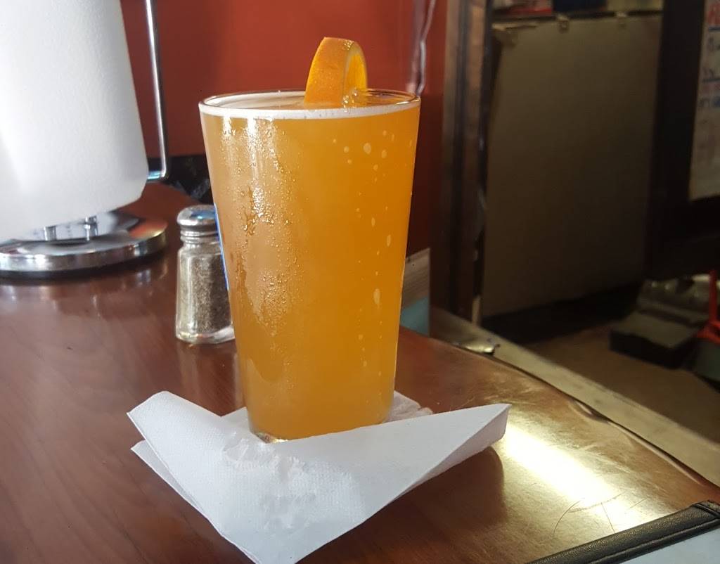 Gator Bait Family Sports Grill | restaurant | 304 FL-26, Melrose, FL 32666, USA | 3524751360 OR +1 352-475-1360