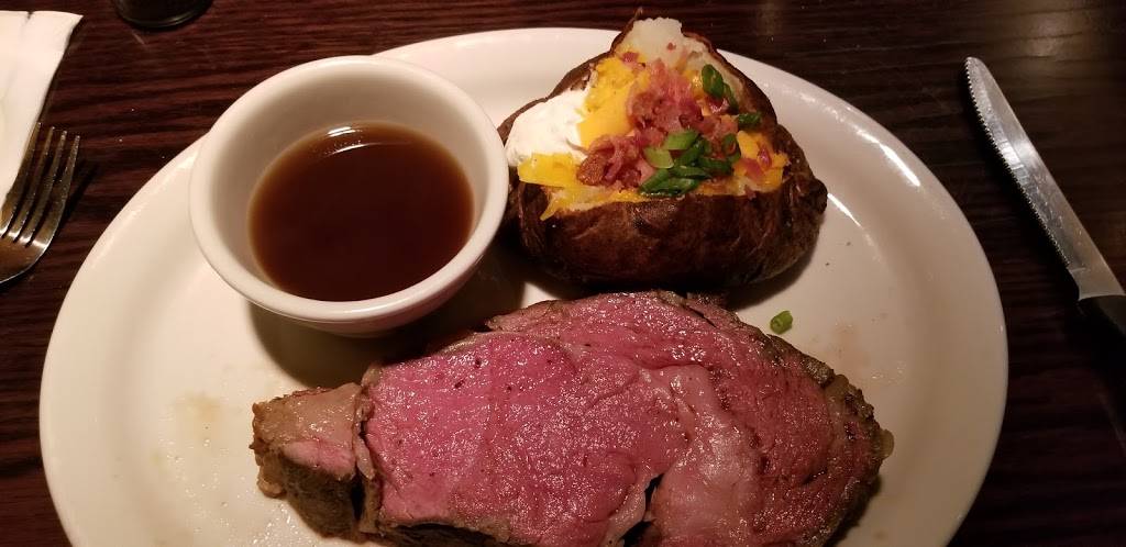 Charlestons Restaurant | restaurant | 14636 Greyhound Plaza, Carmel, IN 46032, USA | 3178465965 OR +1 317-846-5965