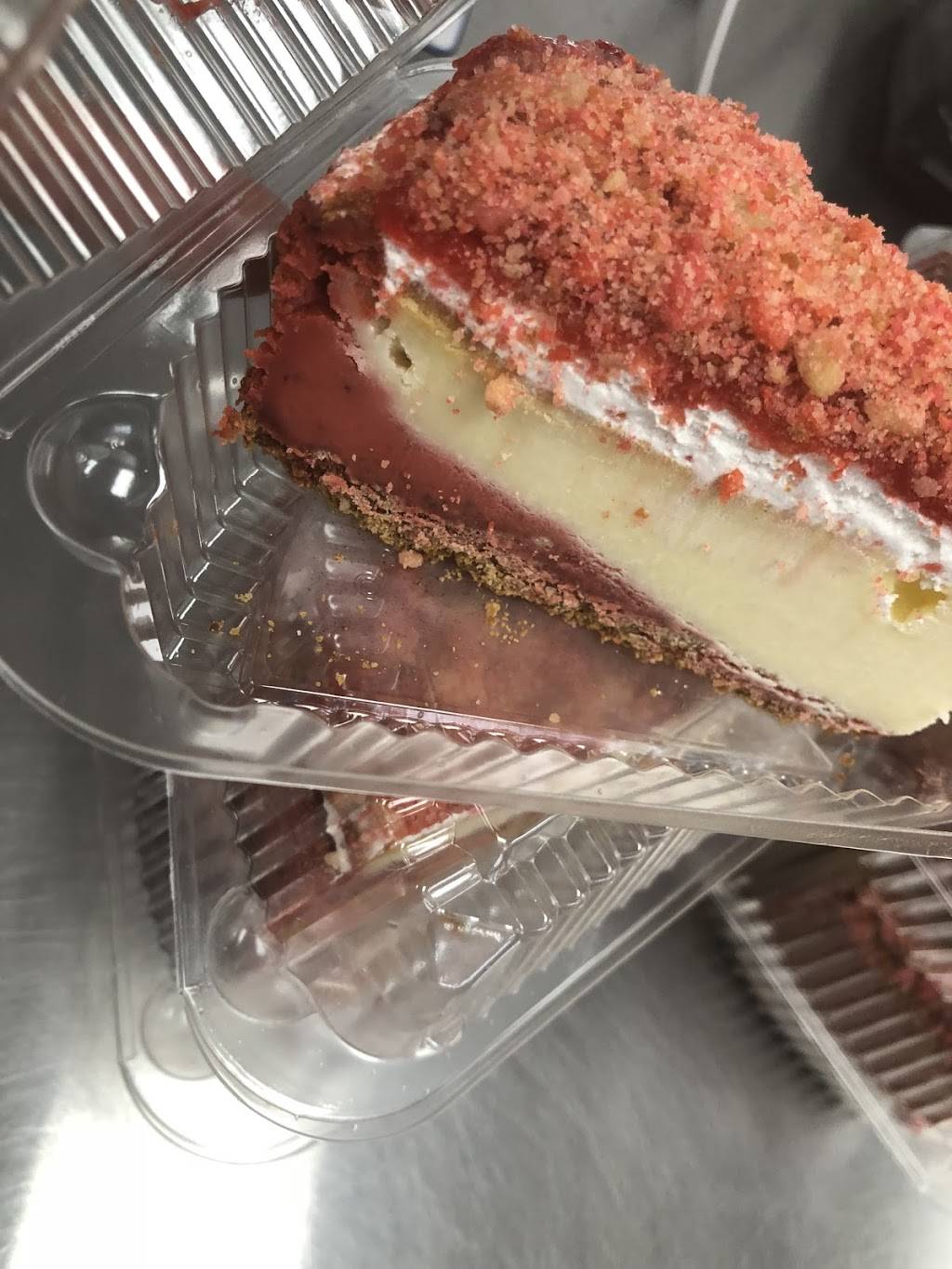 Papas Pizza & BBQ | restaurant | 1404 E Jefferson Ave, Detroit, MI 48207, USA | 3139727272 OR +1 313-972-7272