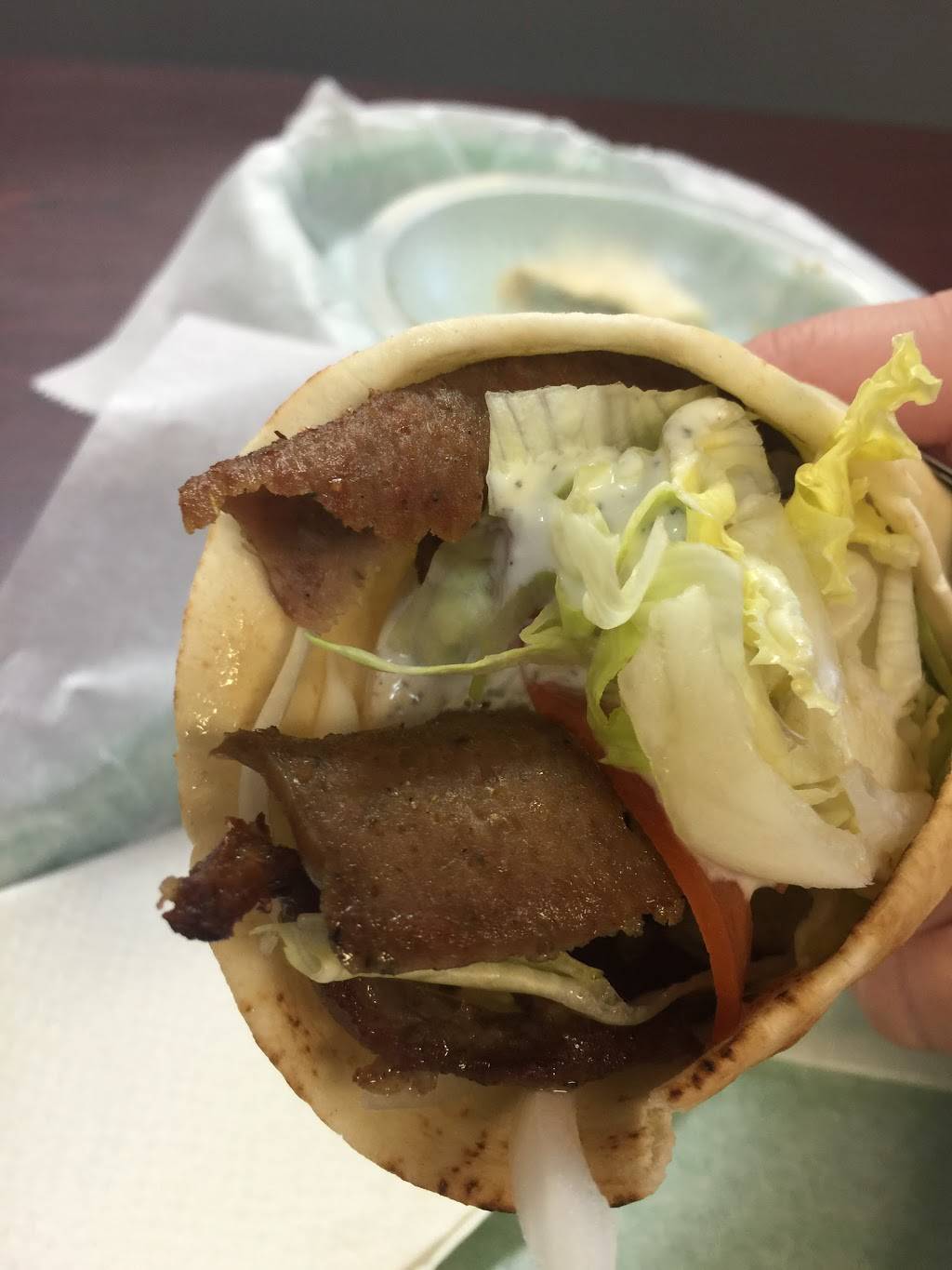 Raffes Deli | night club | 3358 Poplar Ave, Memphis, TN 38111, USA | 9014585110 OR +1 901-458-5110