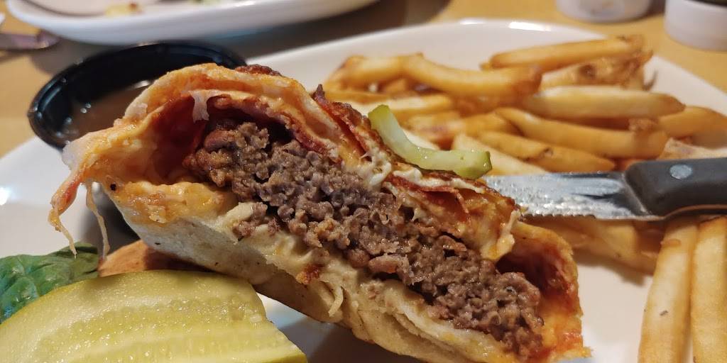 Boston Pizza | restaurant | 1400 Exmouth St, Sarnia, ON N7S 3X9, Canada | 5195427500 OR +1 519-542-7500