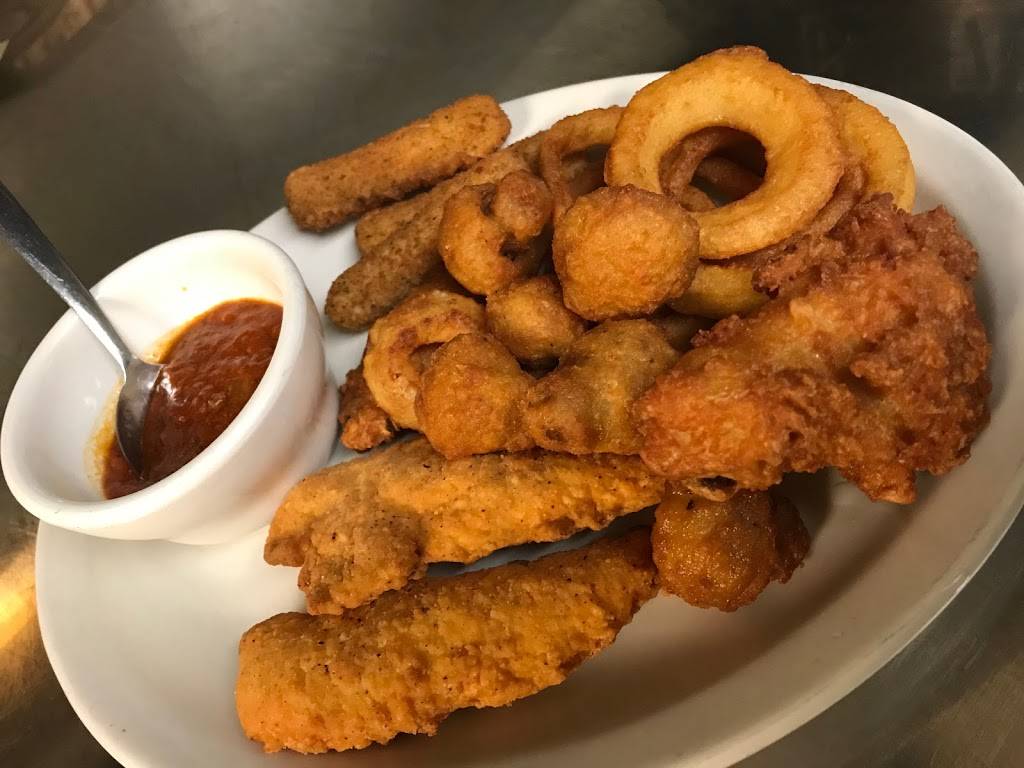 Point Cafe | restaurant | 2370 Rhomberg Ave, Dubuque, IA 52001, USA | 5635136328 OR +1 563-513-6328