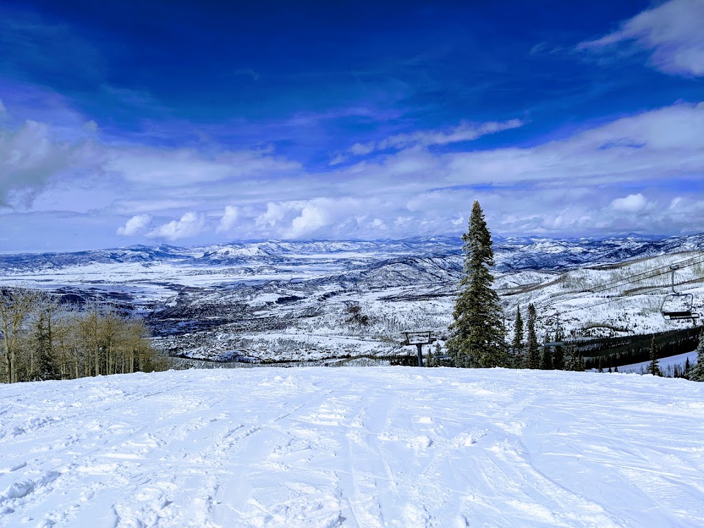 Four Points Lodge | restaurant | 2305 Mt Werner Cir, Steamboat Springs, CO 80487, USA | 9708715150 OR +1 970-871-5150